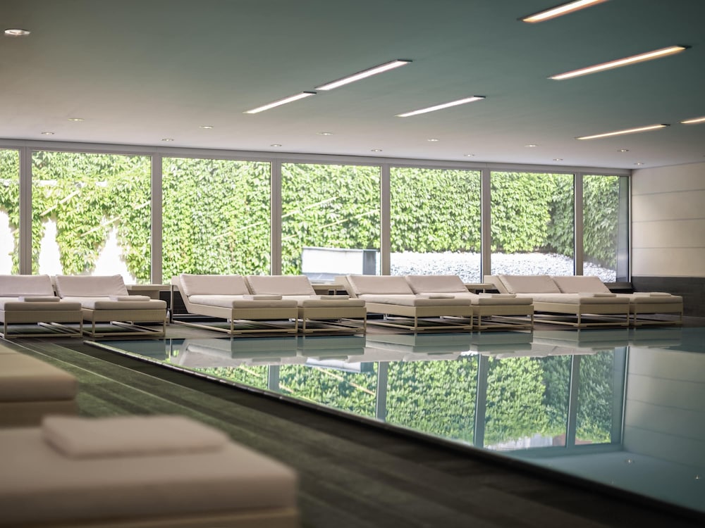 Pullman Berlin Schweizerhof — Swimming pool in Berlin, Berlin