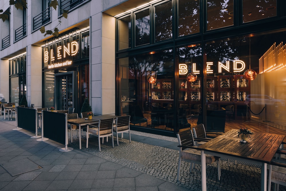 Pullman Berlin Schweizerhof — Restaurant & bars in Berlin, Berlin