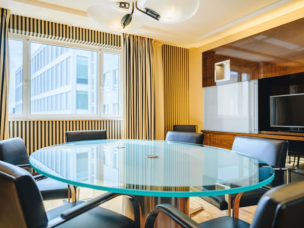 Pullman Berlin Schweizerhof — Hotel rooms in Berlin, Berlin