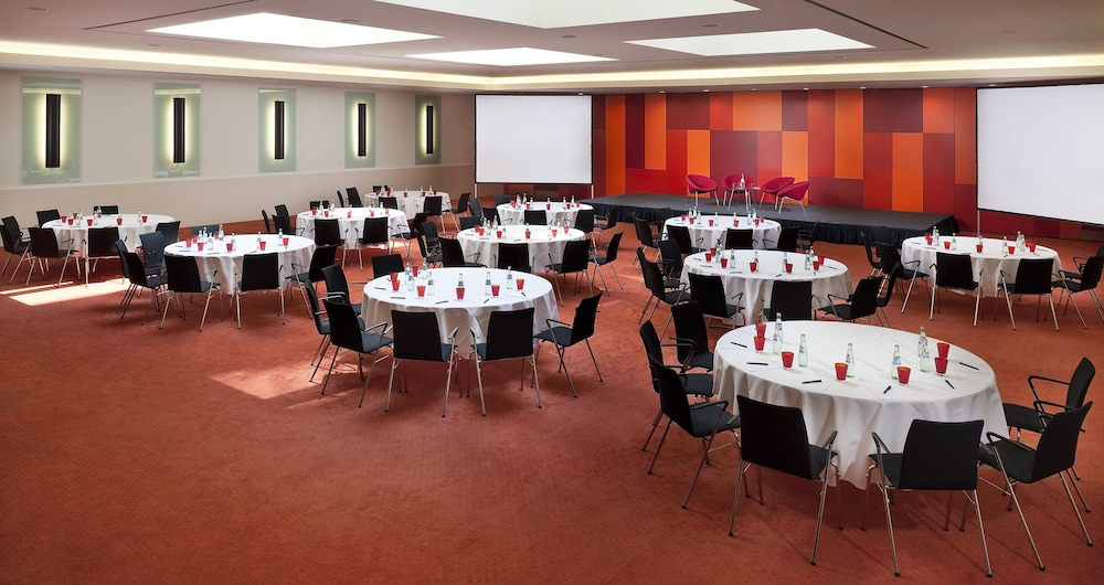 Melia Berlin — Restaurant & bars in Berlin, Berlin