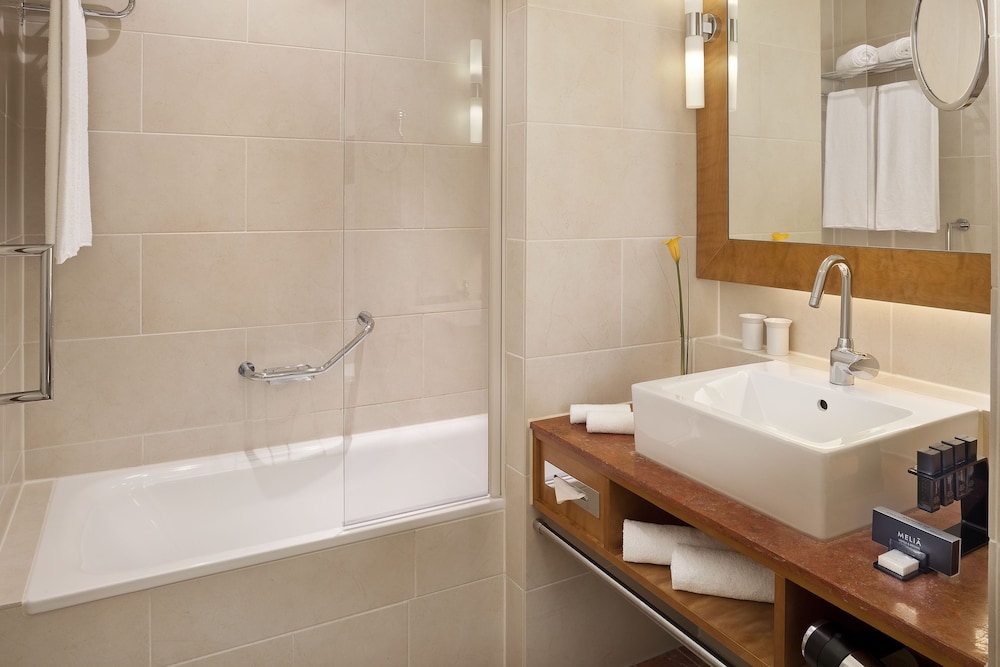 Melia Berlin — Hotel rooms in Berlin, Berlin