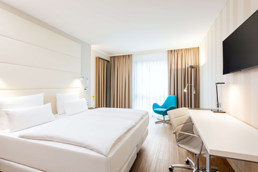 NH Berlin Alexanderplatz — Hotel rooms in Berlin, Berlin