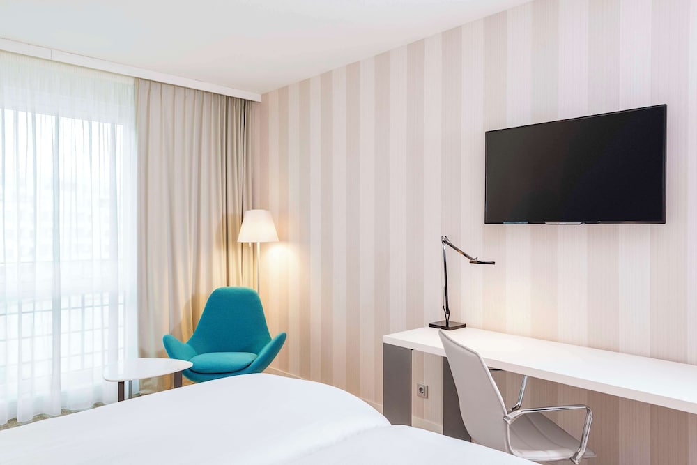 NH Berlin Alexanderplatz — Hotel rooms in Berlin, Berlin
