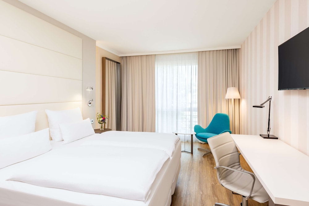 NH Berlin Alexanderplatz — Hotel rooms in Berlin, Berlin
