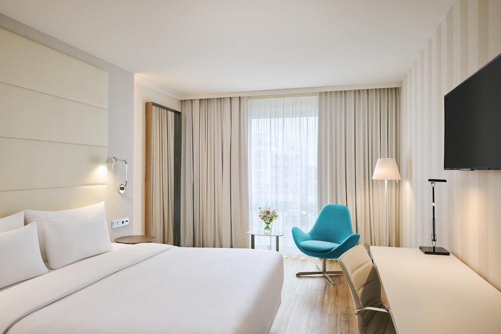 NH Berlin Alexanderplatz — Hotel rooms in Berlin, Berlin