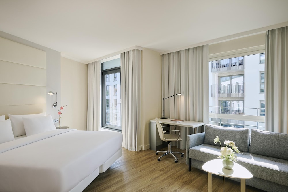 NH Berlin Alexanderplatz — Hotel rooms in Berlin, Berlin