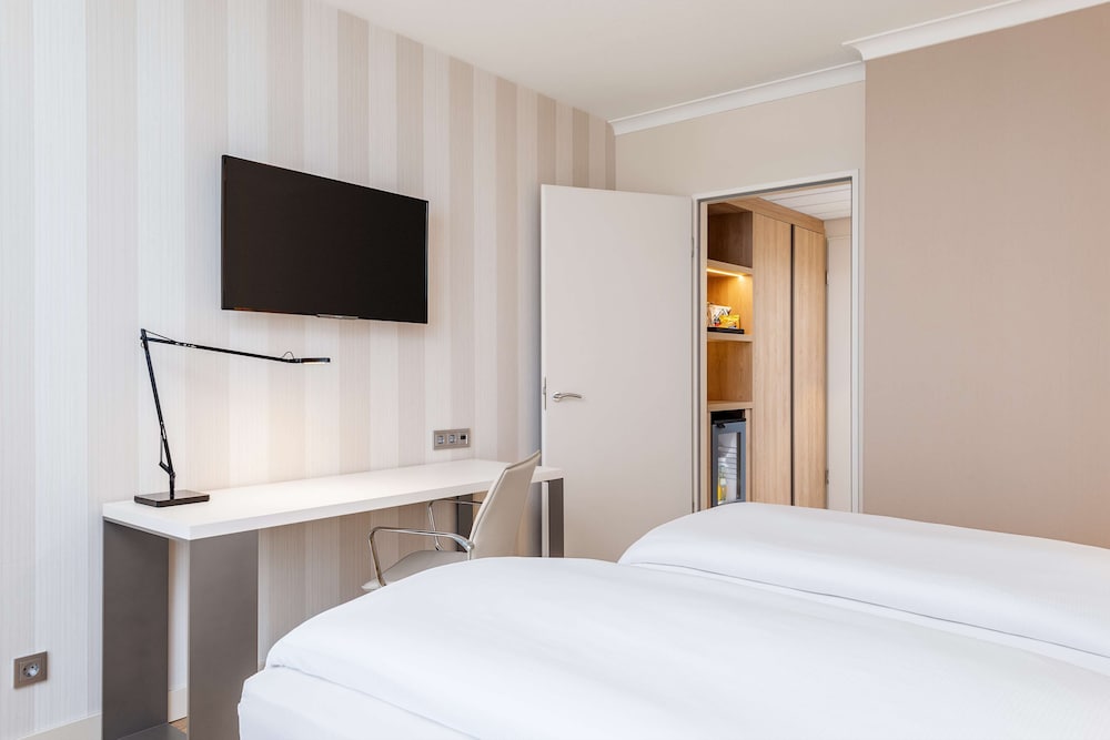 NH Berlin Alexanderplatz — Hotel rooms in Berlin, Berlin