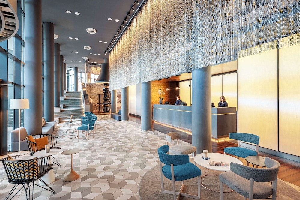 NH Berlin Alexanderplatz — Hotel building in Berlin, Berlin