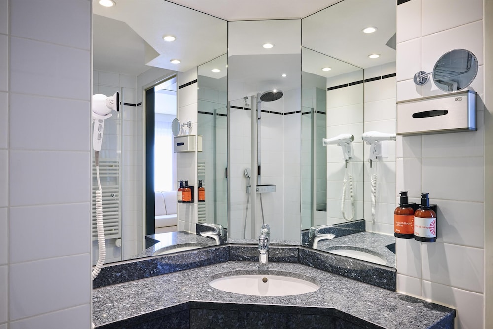 iStay by NH Berlin City Ost Hotel — Hotel rooms in Berlin, Berlin