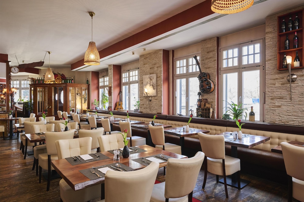iStay by NH Berlin City Ost Hotel — Restaurant & bars in Berlin, Berlin