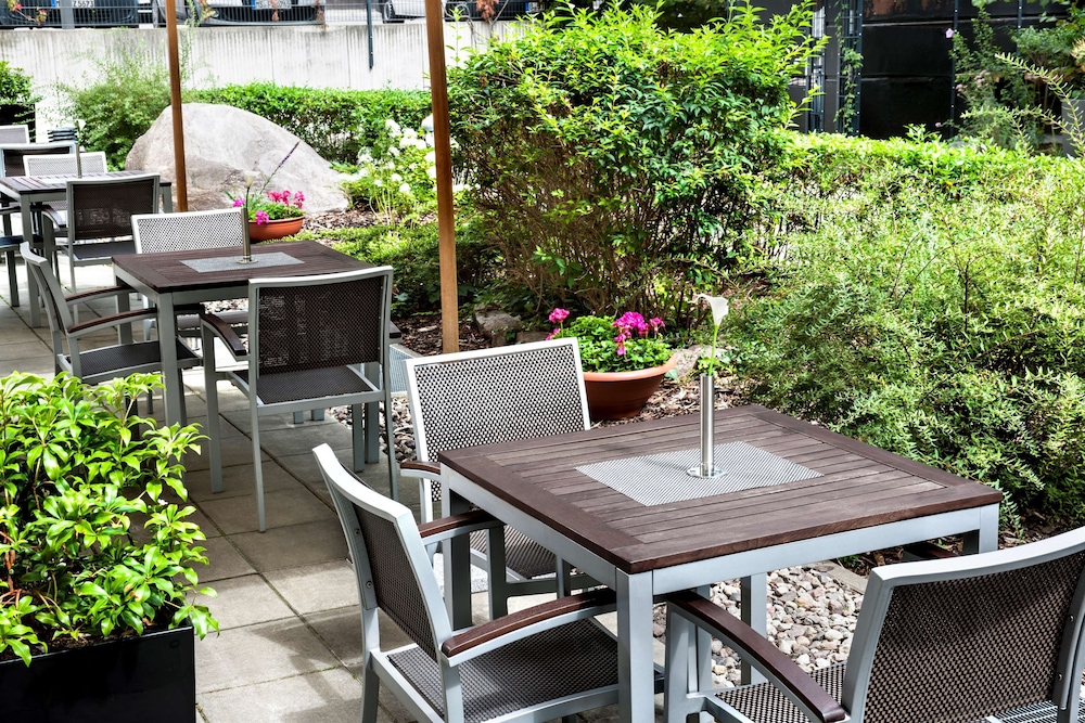 iStay by NH Berlin City Ost Hotel — Restaurant & bars in Berlin, Berlin