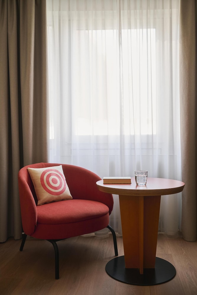 iStay by NH Berlin City Ost Hotel — Hotel rooms in Berlin, Berlin