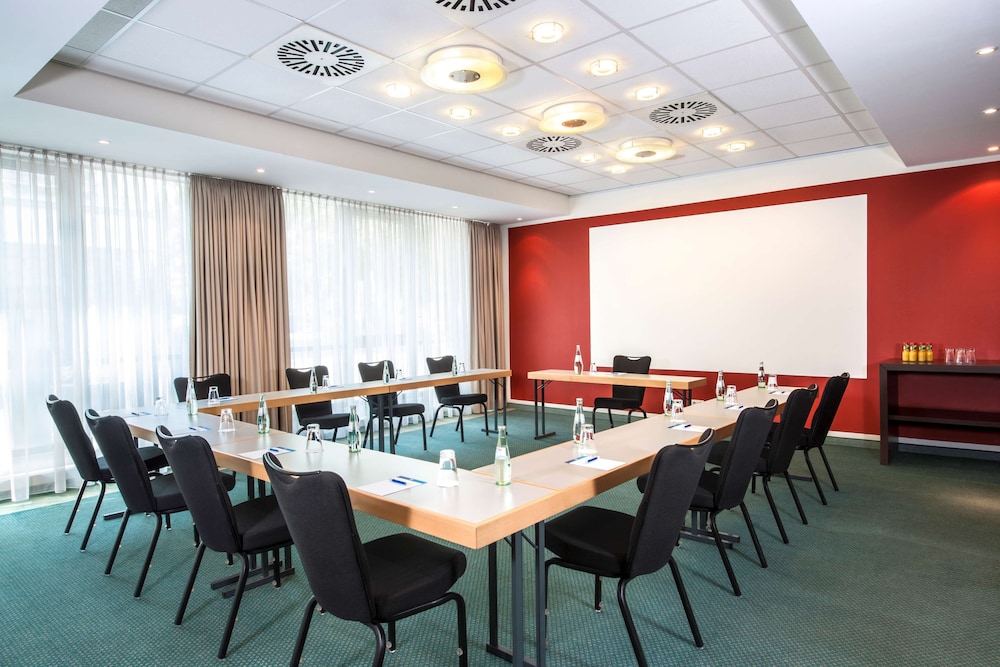 iStay by NH Berlin City Ost Hotel — Hotel building in Berlin, Berlin