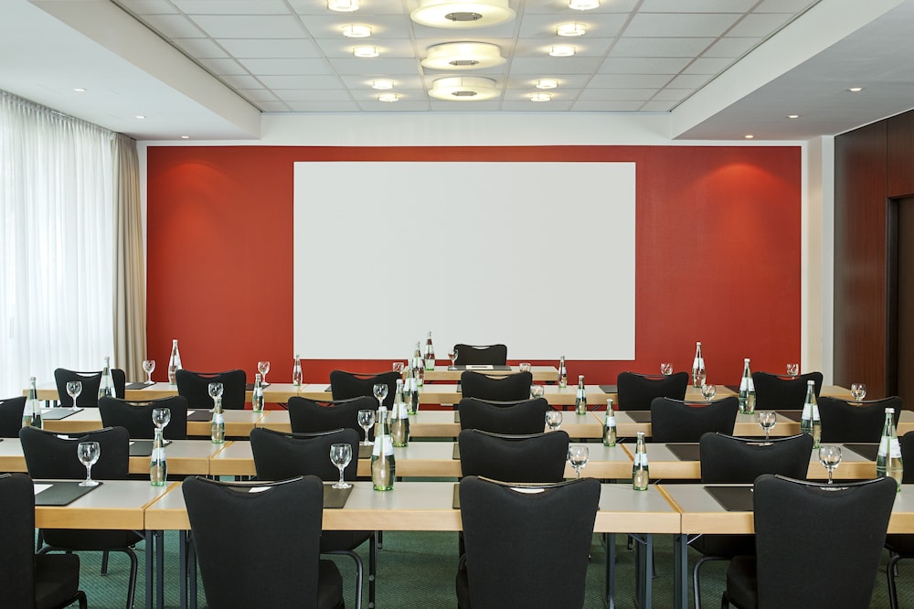 iStay by NH Berlin City Ost Hotel — Hotel building in Berlin, Berlin