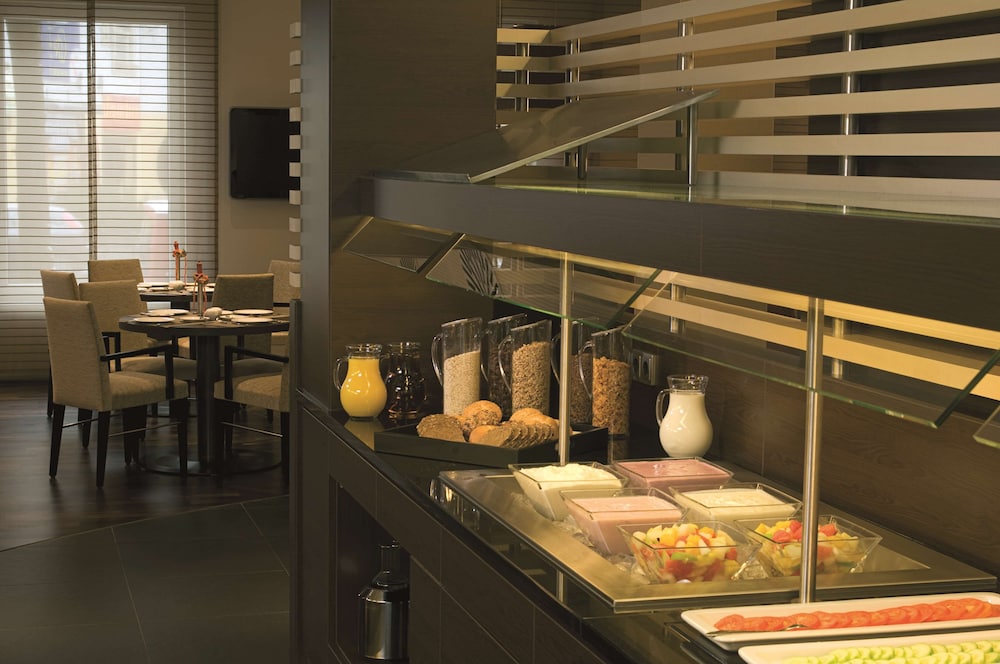 NH Berlin Potsdamer Platz — Restaurant & bars in Berlin, Berlin