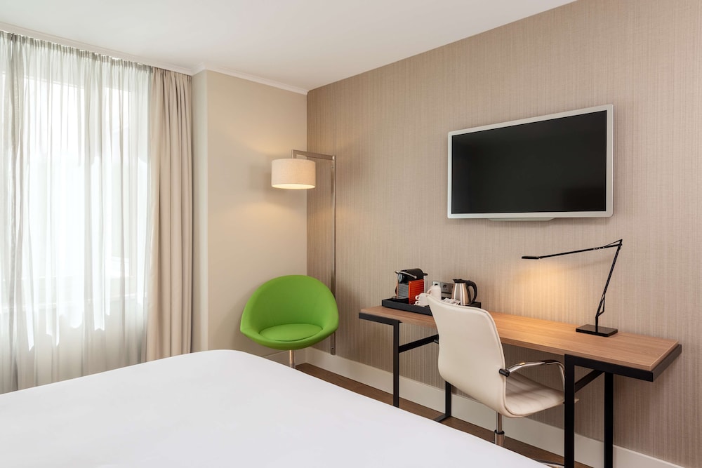 NH Collection Berlin Mitte am Checkpoint Charlie — Hotel rooms in Berlin, Berlin
