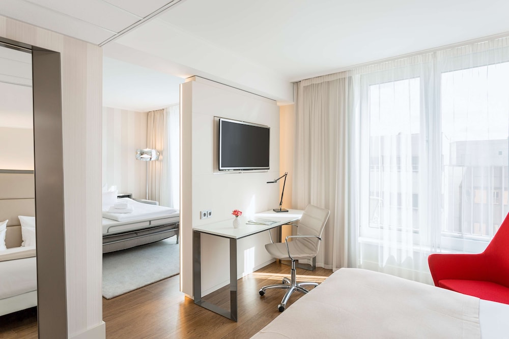 NH Collection Berlin Mitte am Checkpoint Charlie — Hotel rooms in Berlin, Berlin
