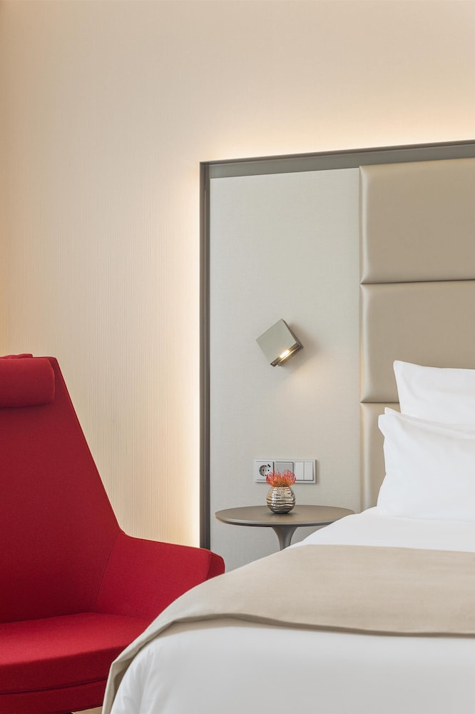 NH Collection Berlin Mitte am Checkpoint Charlie — Hotel rooms in Berlin, Berlin