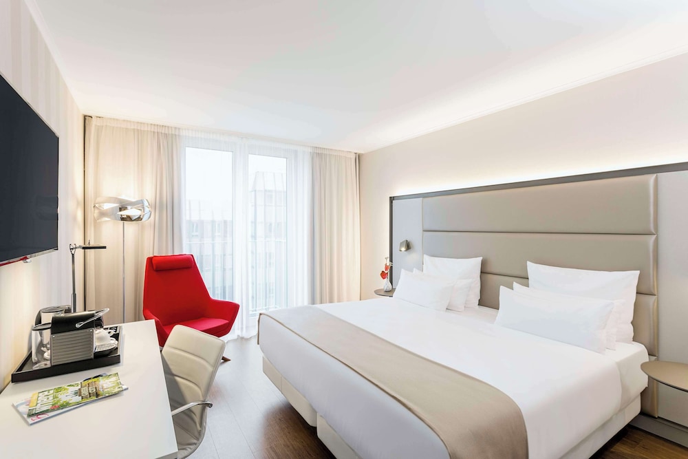 NH Collection Berlin Mitte am Checkpoint Charlie — Hotel rooms in Berlin, Berlin
