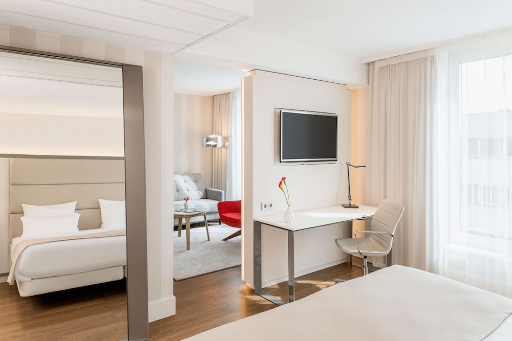 NH Collection Berlin Mitte am Checkpoint Charlie — Hotel rooms in Berlin, Berlin