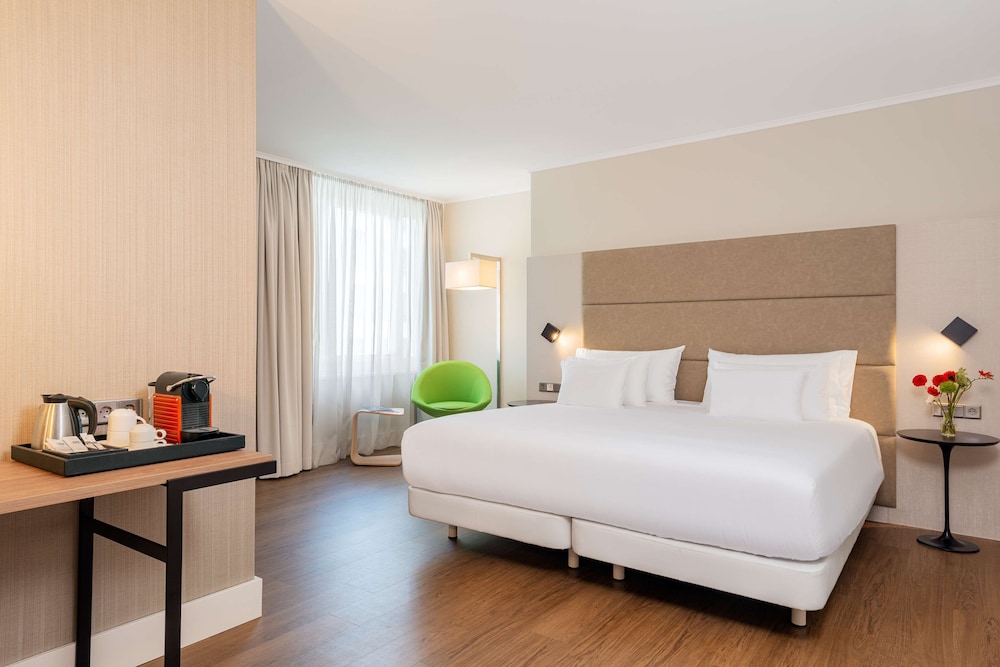 NH Collection Berlin Mitte am Checkpoint Charlie — Hotel rooms in Berlin, Berlin