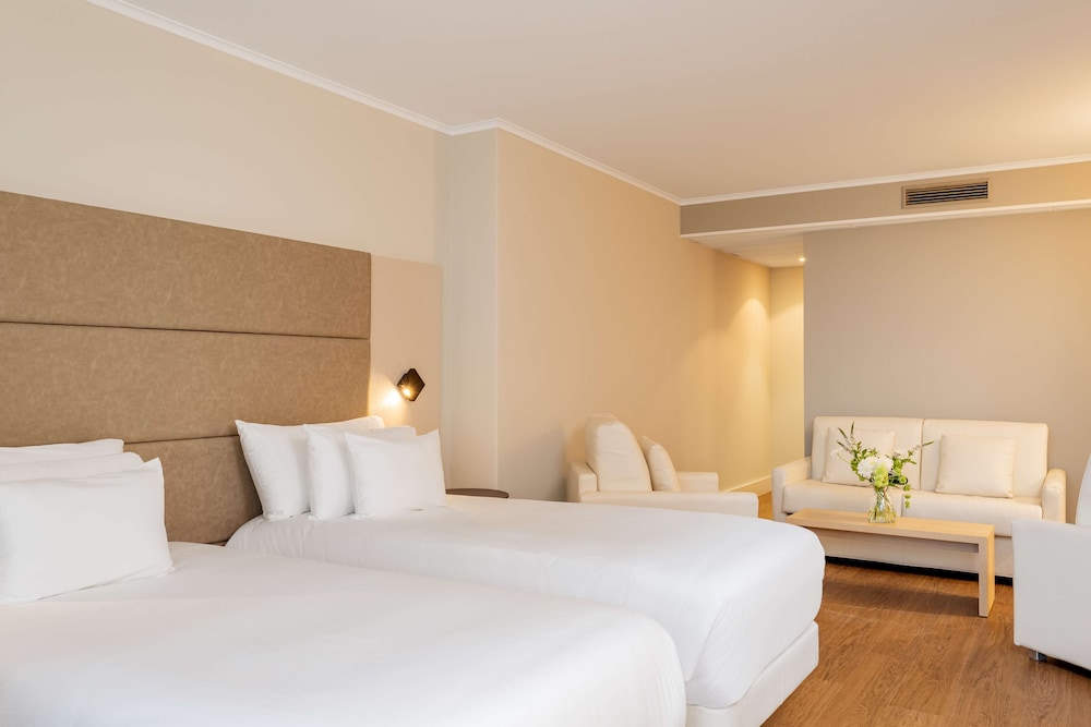 NH Collection Berlin Mitte am Checkpoint Charlie — Hotel rooms in Berlin, Berlin