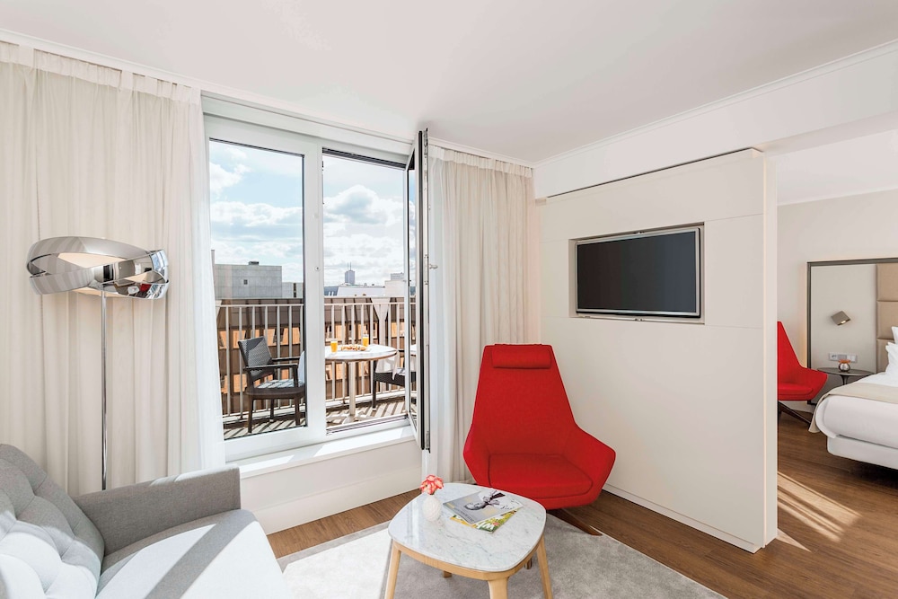 NH Collection Berlin Mitte am Checkpoint Charlie — Hotel rooms in Berlin, Berlin