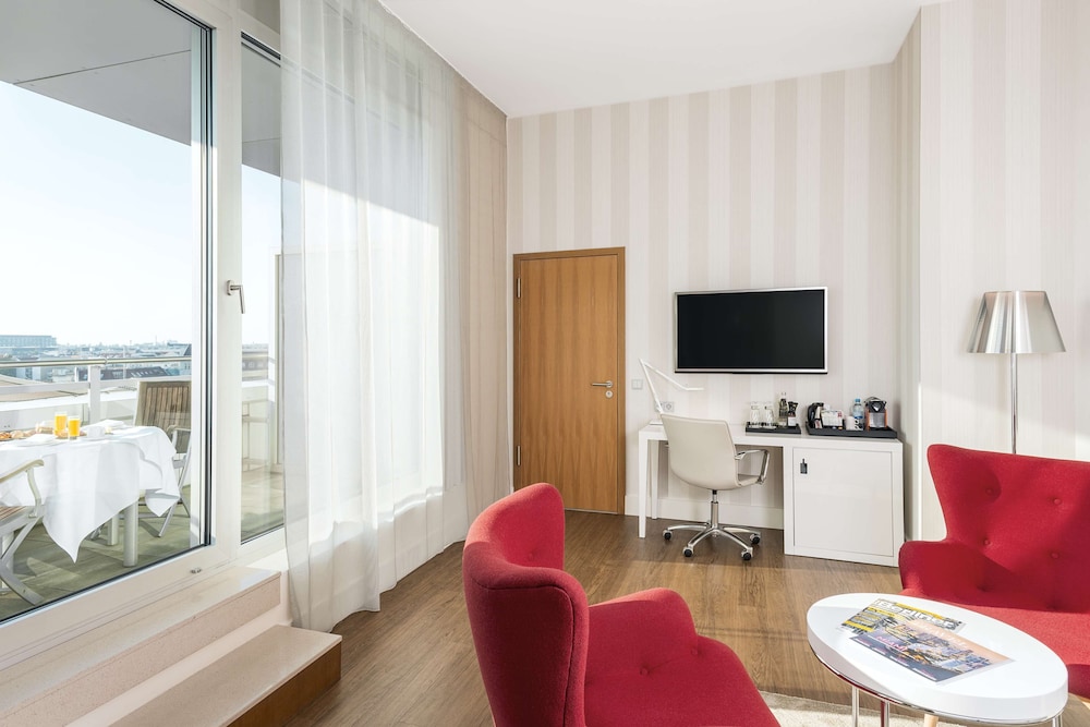 NH Collection Berlin Mitte Friedrichstrasse — Hotel rooms in Berlin, Berlin