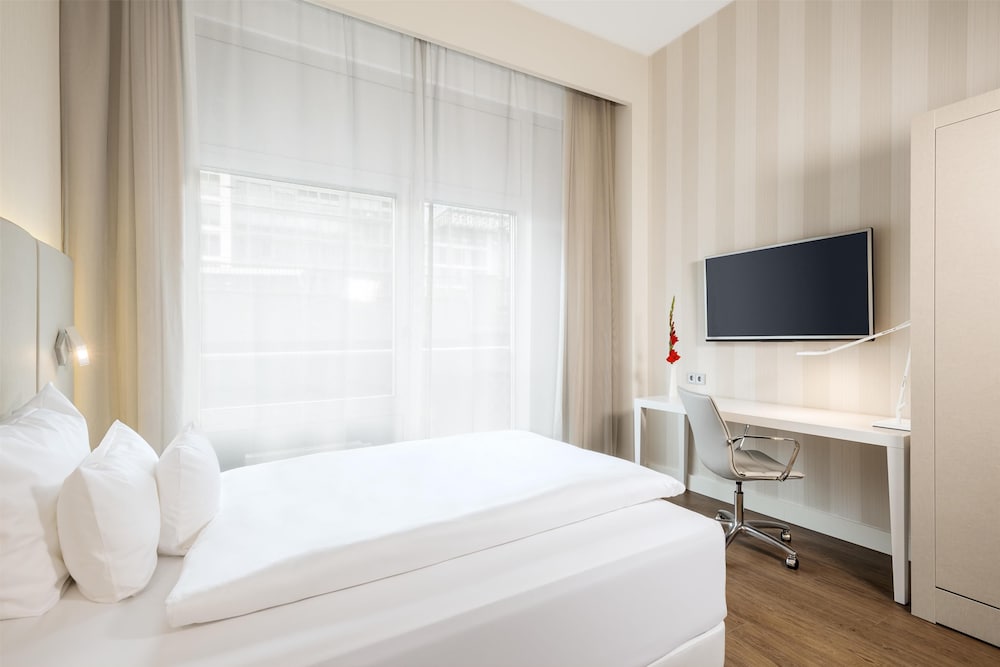 NH Collection Berlin Mitte Friedrichstrasse — Hotel rooms in Berlin, Berlin