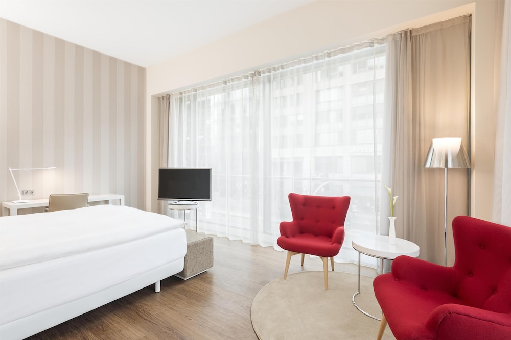 NH Collection Berlin Mitte Friedrichstrasse — Hotel rooms in Berlin, Berlin
