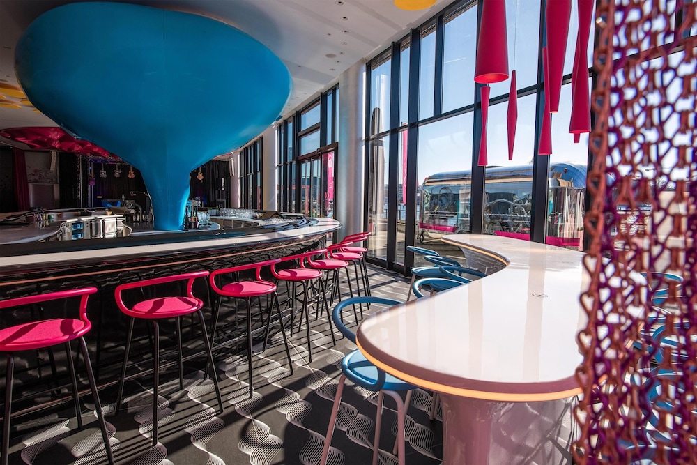nhow Berlin — Restaurant & bars in Berlin, Berlin