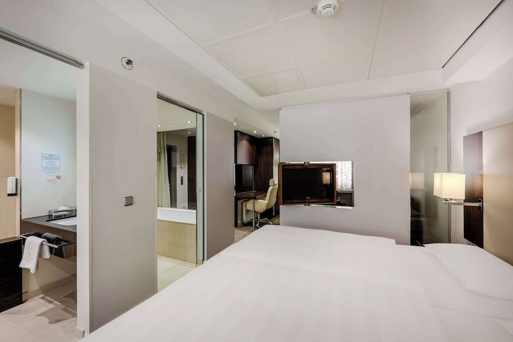 Park Inn by Radisson Berlin Alexanderplatz — Hotel rooms in Berlin, Berlin
