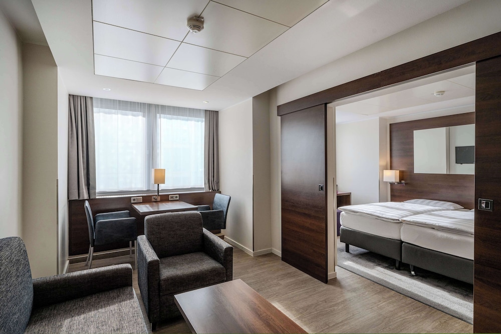 Park Inn by Radisson Berlin Alexanderplatz — Hotel rooms in Berlin, Berlin