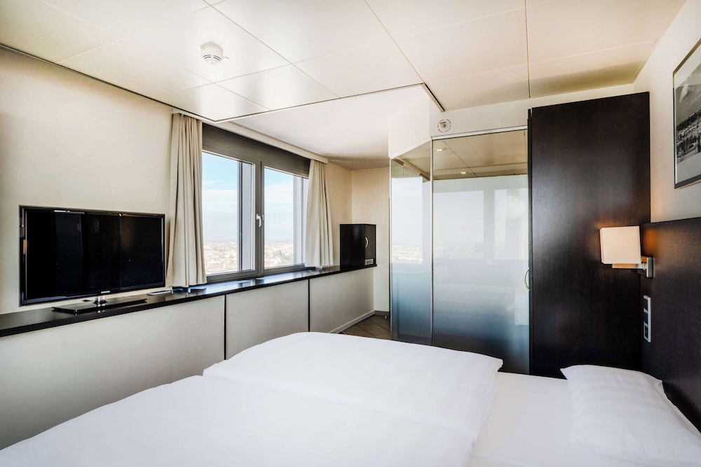 Park Inn by Radisson Berlin Alexanderplatz — Hotel rooms in Berlin, Berlin