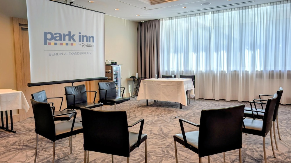 Park Inn by Radisson Berlin Alexanderplatz — Hotel building in Berlin, Berlin