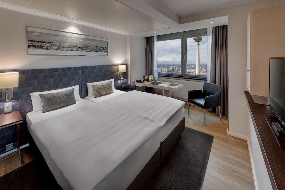 Park Inn by Radisson Berlin Alexanderplatz — Hotel rooms in Berlin, Berlin