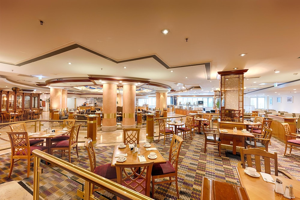 Park Inn by Radisson Berlin Alexanderplatz — Restaurant & bars in Berlin, Berlin
