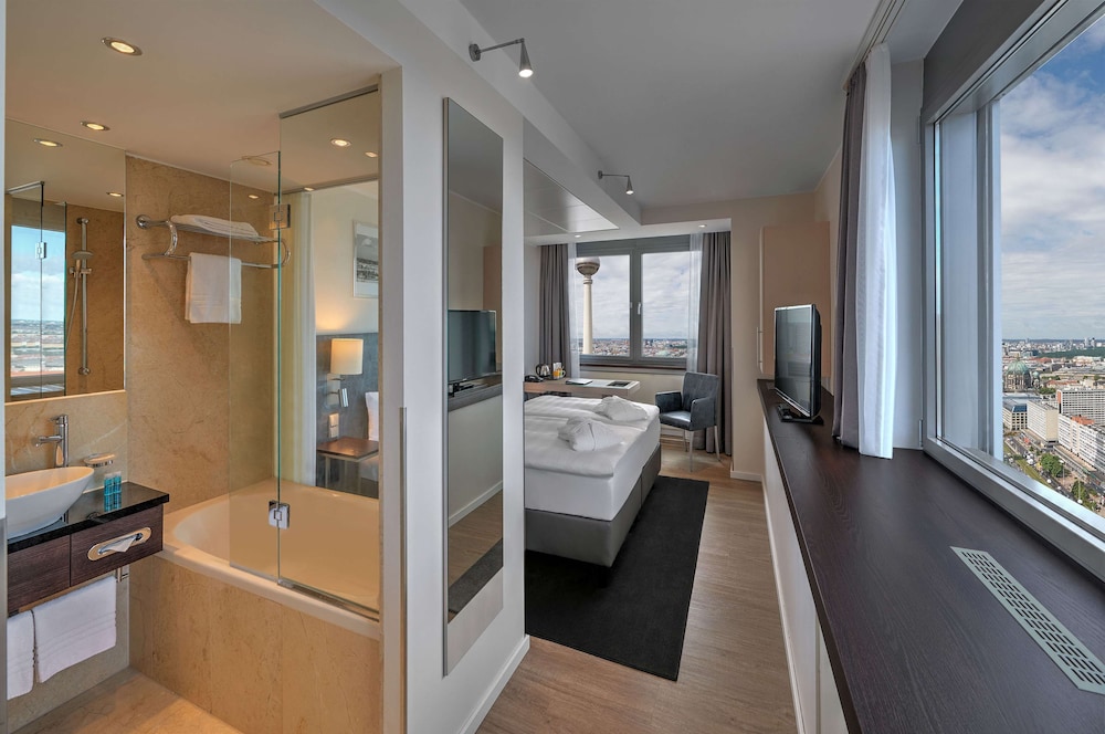 Park Inn by Radisson Berlin Alexanderplatz — Hotel rooms in Berlin, Berlin