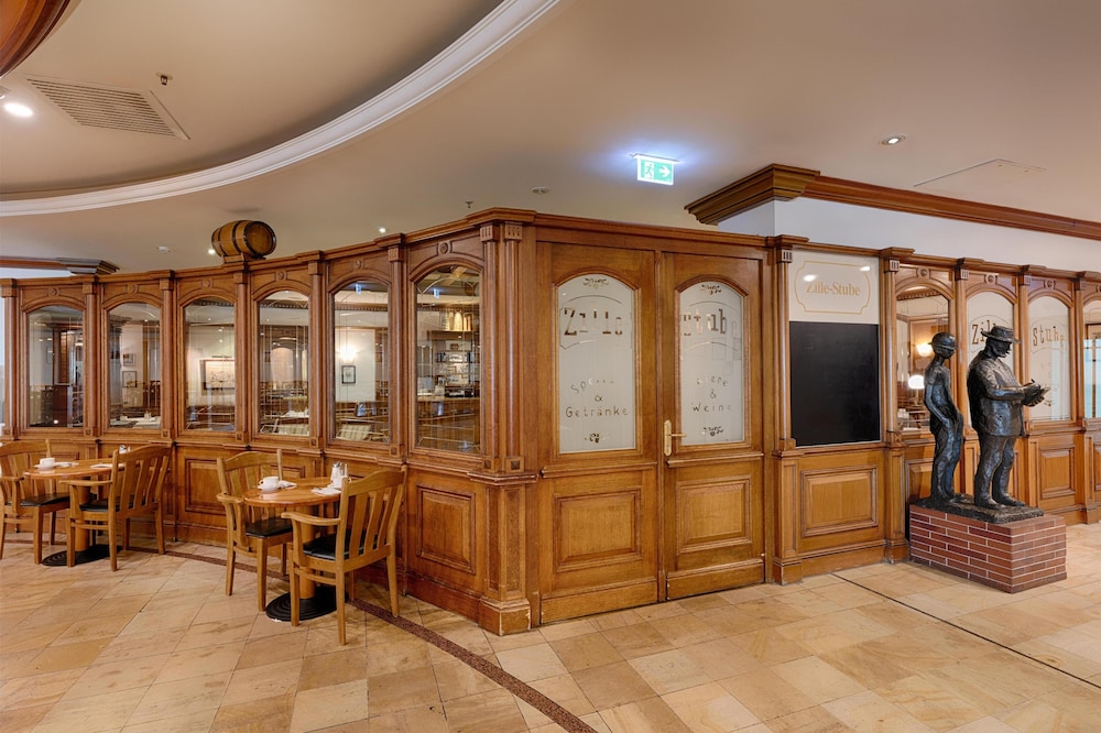 Park Inn by Radisson Berlin Alexanderplatz — Restaurant & bars in Berlin, Berlin