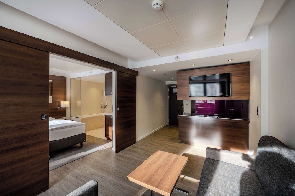 Park Inn by Radisson Berlin Alexanderplatz — Hotel rooms in Berlin, Berlin