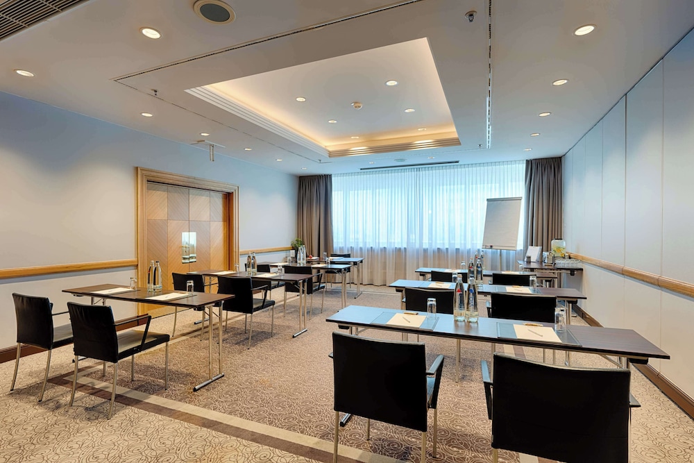 Park Inn by Radisson Berlin Alexanderplatz — Hotel building in Berlin, Berlin