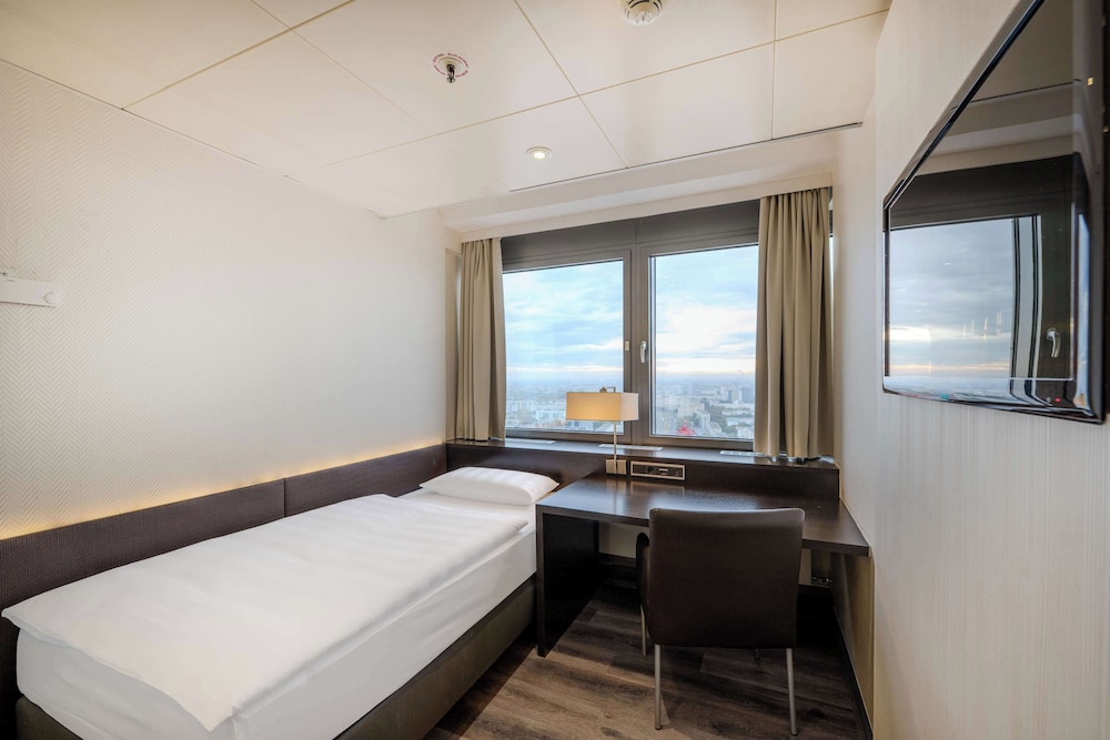 Park Inn by Radisson Berlin Alexanderplatz — Hotel rooms in Berlin, Berlin