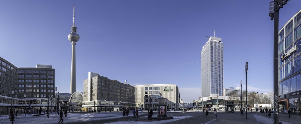 Park Inn by Radisson Berlin Alexanderplatz — Hotel building in Berlin, Berlin
