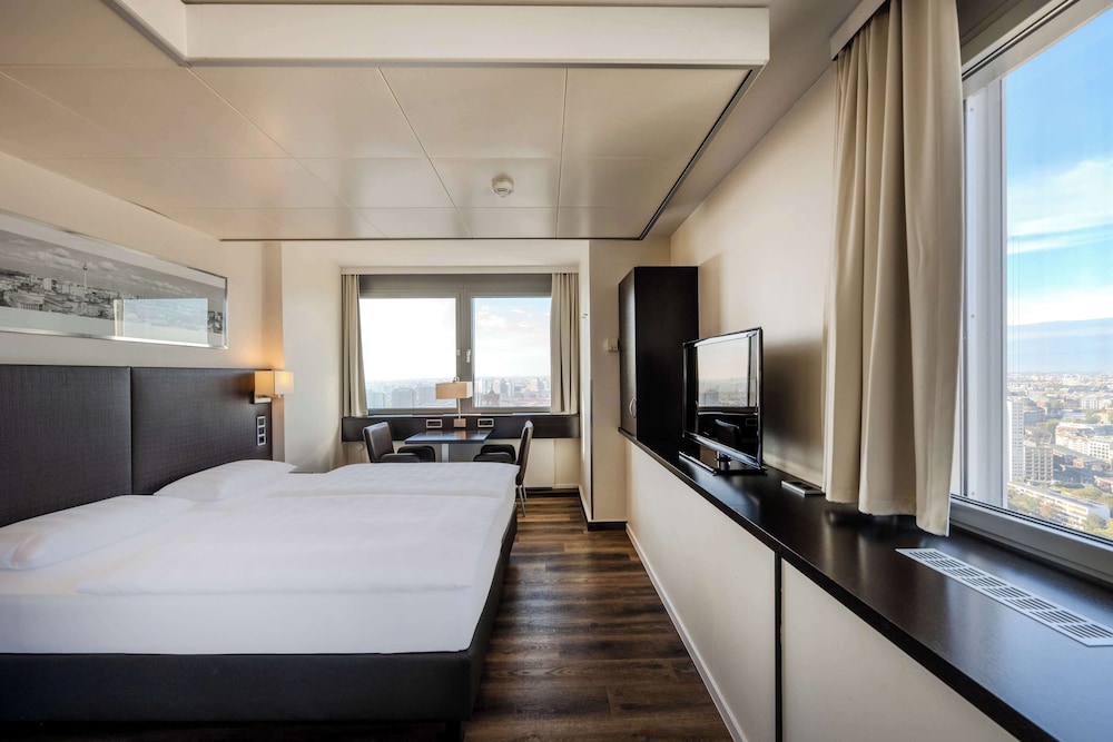 Park Inn by Radisson Berlin Alexanderplatz — Hotel rooms in Berlin, Berlin