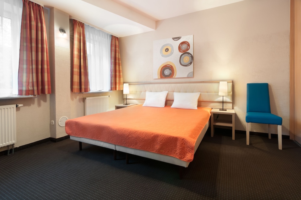 Petrus Hotel — Hotel rooms in Krakow, Lesser Poland