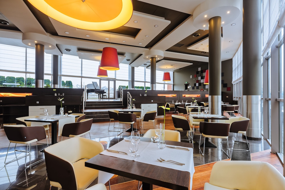 Qubus Hotel Krakow — Restaurant & bars in Krakow, Lesser Poland