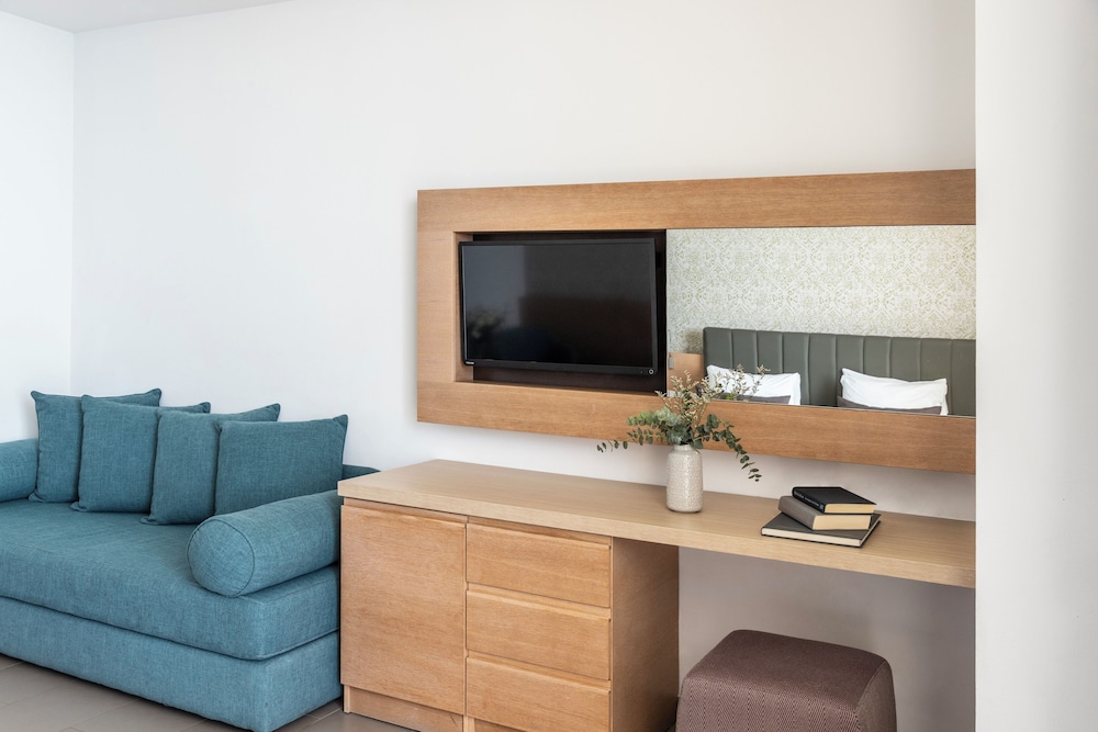 Royal Apollonia by Louis Hotels — Hotel rooms in Limassol, Limassol Region