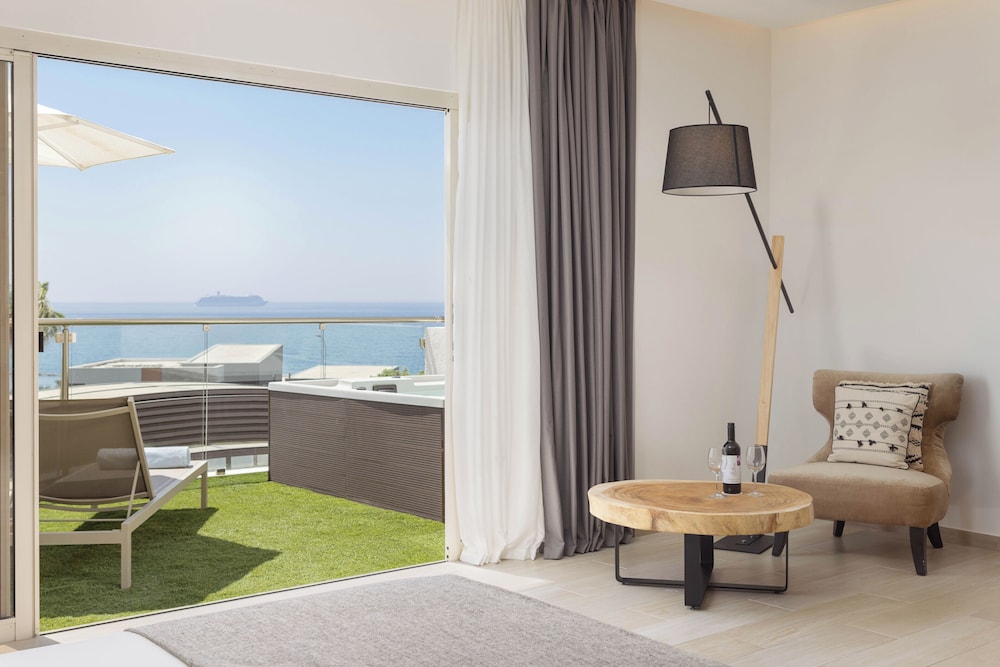 Atlantica Bay Hotel - Adults Only — Hotel rooms in Limassol, Limassol Region