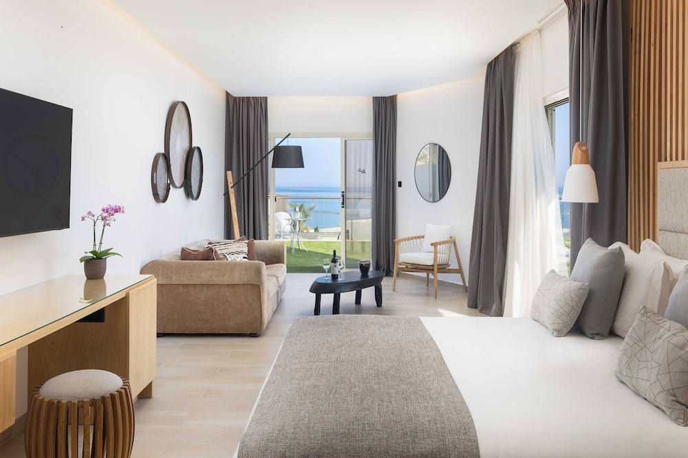 Atlantica Bay Hotel - Adults Only — Hotel rooms in Limassol, Limassol Region