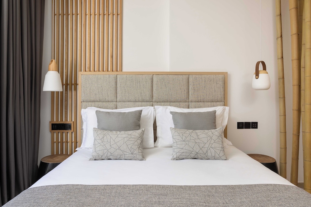 Atlantica Bay Hotel - Adults Only — Hotel rooms in Limassol, Limassol Region